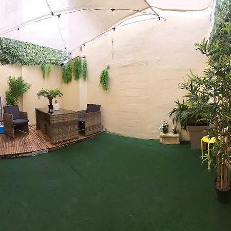 Paris Garden Апартаменты *